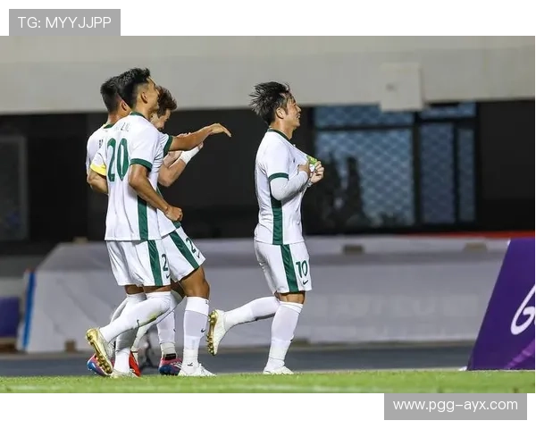 亚冠黑马逆袭之路：从边缘球队到争冠热门的传奇征程